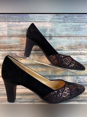 Brunate Pumps Black Suede Womens Size 7-7.5M Handmade Pointed Toe Formal